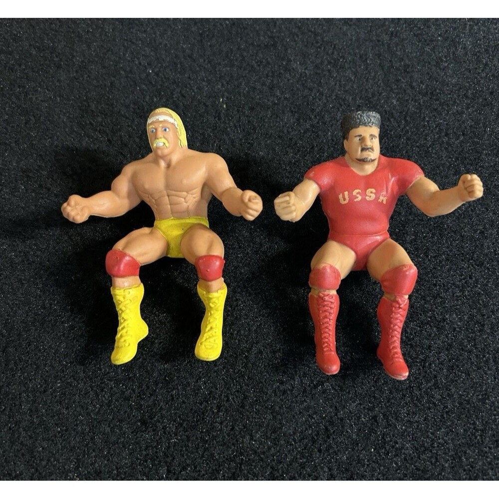 Vintage 1985 Hulk Hogan & Nikolai Volkoff Thumb Wrestlers Titan WWF WWE B-5